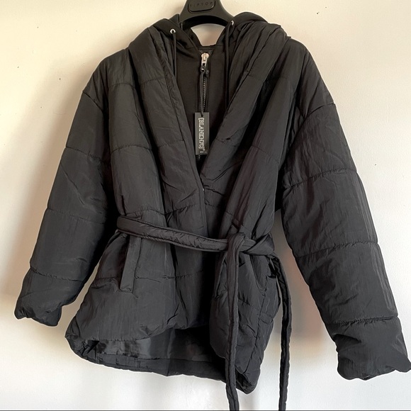 COPY - BlankNYC Women’s Medium Fair Shake Puffer Jacket - Picture 8 of 10